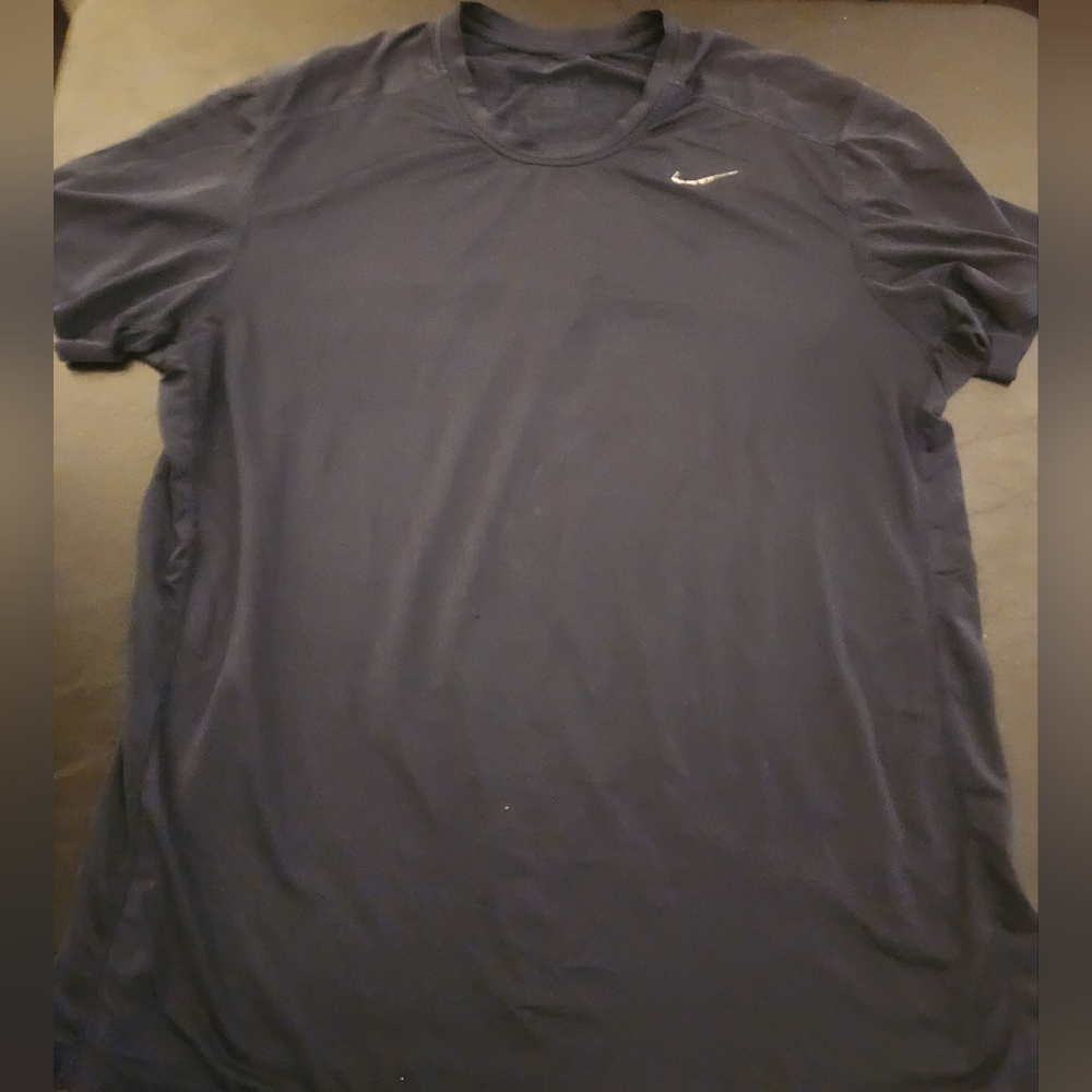 Nike Men's Dark Blue Short Sleeve Tee